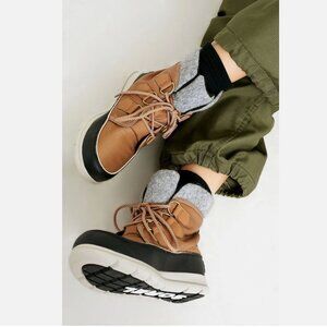 New Urban Outfitters Sorel Explorer Carnival Elk Boots Size 5 MSRP: $130